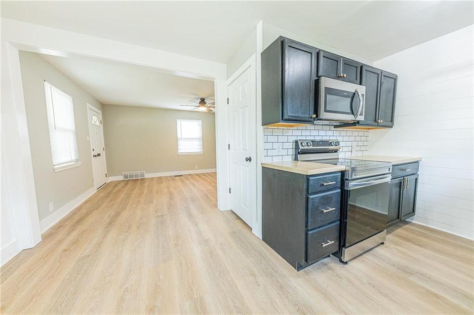  326 S Webster Ave, Indianapolis, IN 46219 photo 7