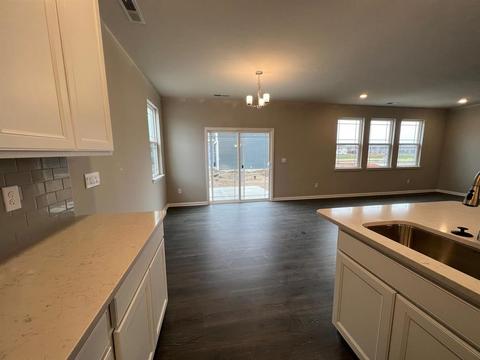 209 Waterford Ln, Pendleton, IN 46064 photo 5