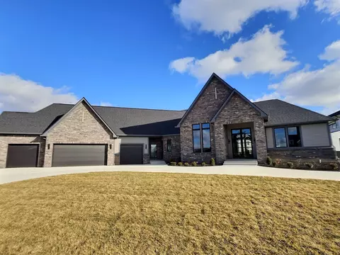 15200 Grassy Creek Ln, Carmel, IN 46033