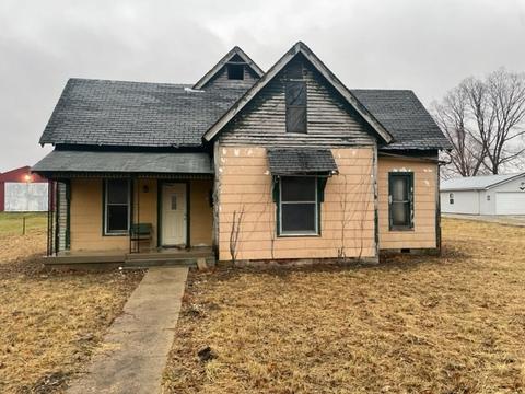 4702 W Crown St, Crawfordsville, IN 47933