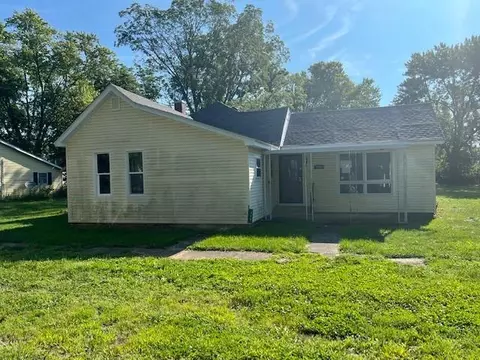 144 Chestnut St, Dana, IN 47847