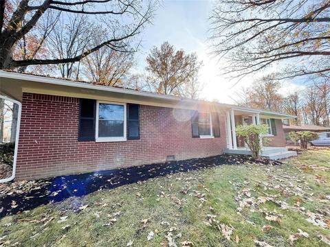 4045 Devon Dr, Indianapolis, IN 46226 photo 1
