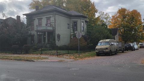 131 W 5th St, Anderson, IN 46016