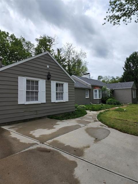 5212 N Hickory Rd, Muncie, IN 47303