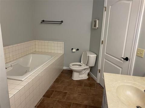 880 W Barouche, Pendleton, IN 46064 photo 23