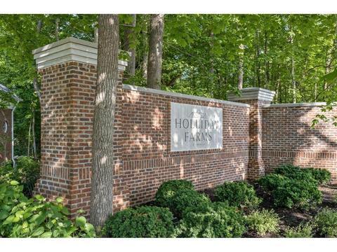 10521 Dartmoor Way, Zionsville, IN 46077