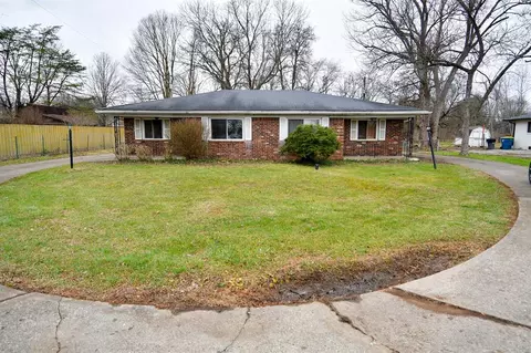 880-882 N Avon Ave, Avon, IN 46123