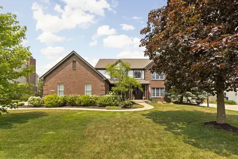 9686 Bellflower Dr, Zionsville, IN 46077