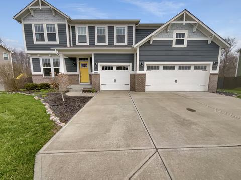 3353 Streamside Dr, Greenwood, IN 46143