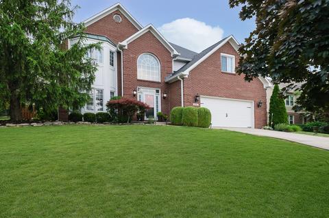 8653 Bay Pointe Cir, Indianapolis, IN 46236