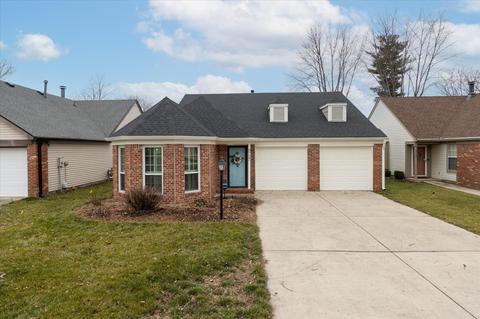 9727 Pine Ridge E Dr, Fishers, IN 46038 photo 1
