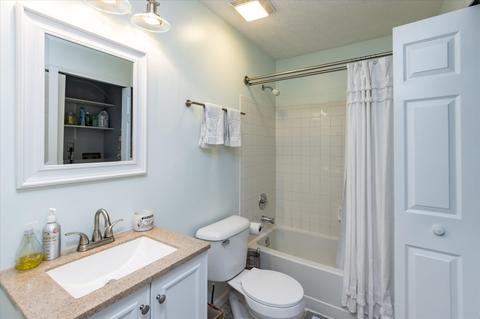 9727 Pine Ridge E Dr, Fishers, IN 46038 photo 16