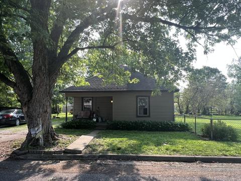 3042 N 14th 12 St, Terre Haute, IN 47804