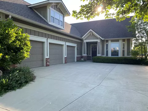 15197 Kampen Cir, Carmel, IN 46033