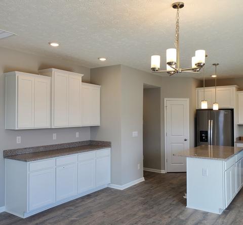 375 Carrick Glen Blvd, Pendleton, IN 46064 photo 3