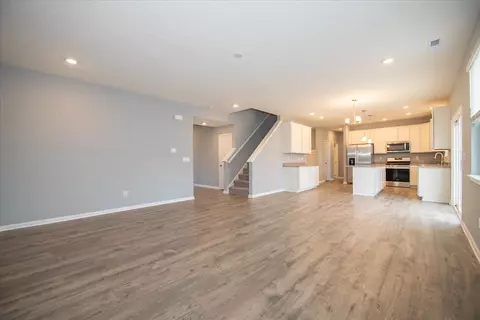 Living - 161 Waterford Ct, Pendleton, IN 46064 photo 1 of 2