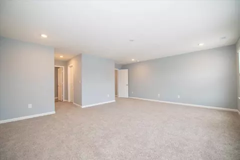 Living - 161 Waterford Ct, Pendleton, IN 46064 photo 2 of 2