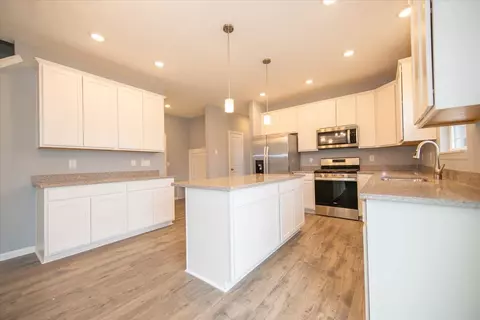 Kitchen - 161 Waterford Ct, Pendleton, IN 46064 photo 3 of 7