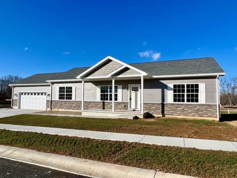 18 Doe Creek Cir, Cloverdale, IN 46120