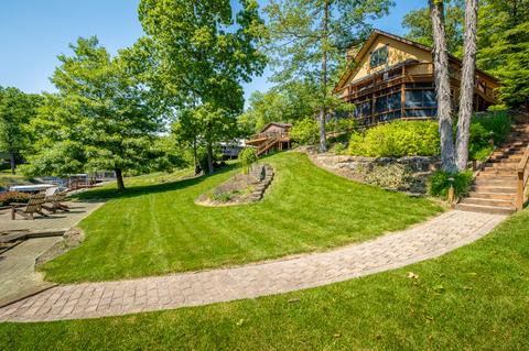 11970 W Glen Ln, Columbus, IN 47201