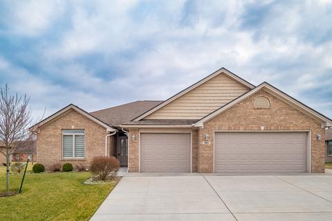 5261 Quincy Dr, Columbus, IN 47203