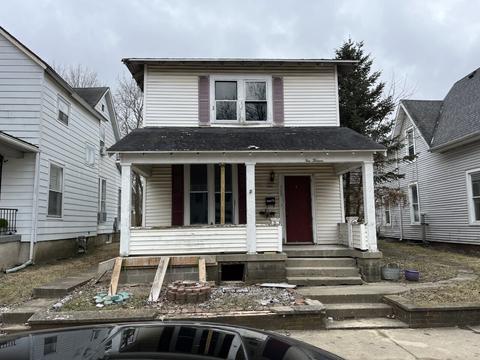 113 W College St, Crawfordsville, IN 47933