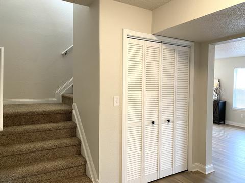2292 Middle View Dr, Columbus, IN 47201 photo 3