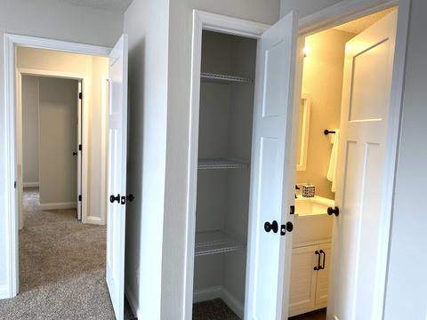 2292 Middle View Dr, Columbus, IN 47201 photo 33