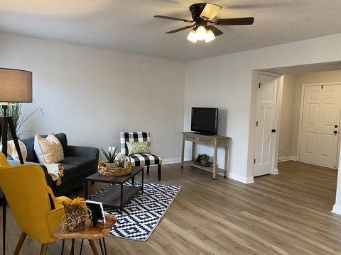 2292 Middle View Dr, Columbus, IN 47201 photo 9