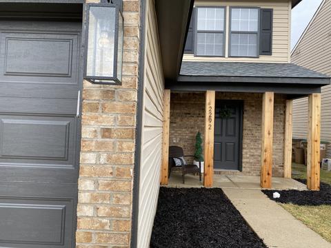 2292 Middle View Dr, Columbus, IN 47201 photo 1