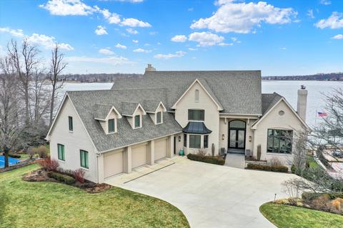 9158 Admirals Pointe Ct, Indianapolis, IN 46236