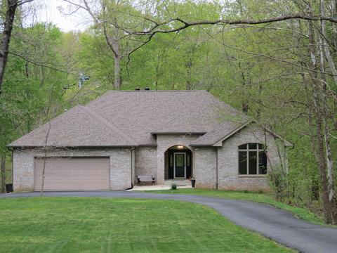7813 S Solitude Ln, Trafalgar, IN 46181