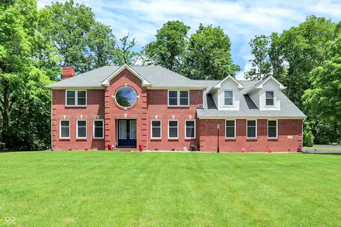 5566 Creekwood Dr, Pittsboro, IN 46167