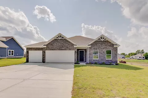 51 E Manchester Dr, Trafalgar, IN 46181