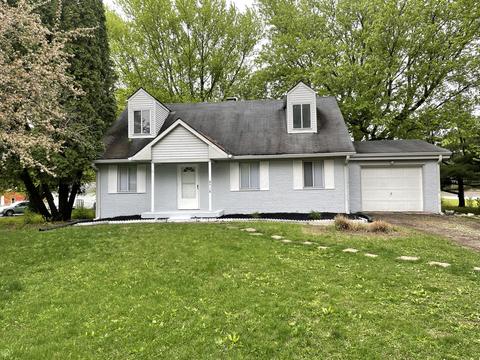 8718 N Ricks Dr W, Mccordsville, IN 46055
