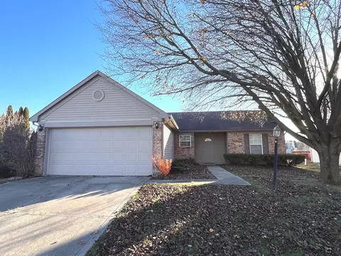 12165 Laurelwood Dr, Indianapolis, IN 46236