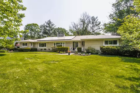 8101 Spring Mill Rd, Indianapolis, IN 46260
