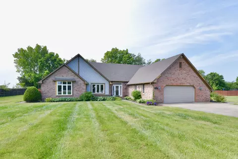 3077 W Smokey Row Rd, Bargersville, IN 46106