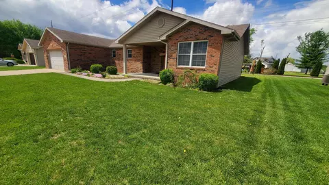 104 Stevens Dr, Seymour, IN 47274
