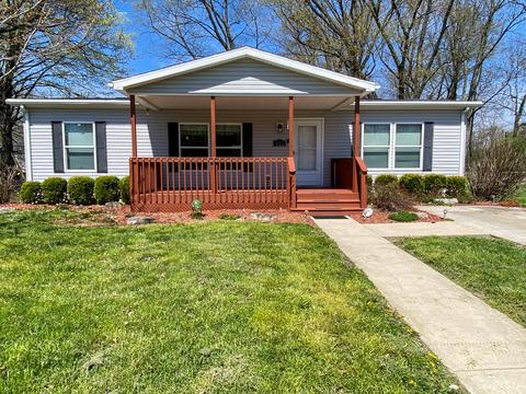 315 E Cyrus St, Farmersburg, IN 47850