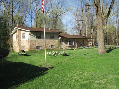 1753 E Woodcrest Dr N, Martinsville, IN 46151