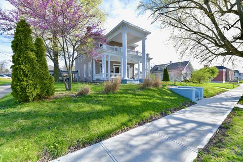 314 W 3rd St, Rushville, IN 46173