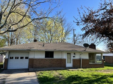 2427 E 10th St, Anderson, IN 46012