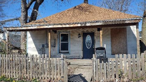 205 S 9th St, West Terre Haute, IN 47885