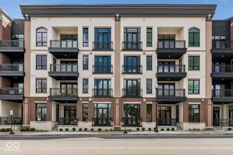 41 N Rangeline Rd #2, Carmel, IN 46032