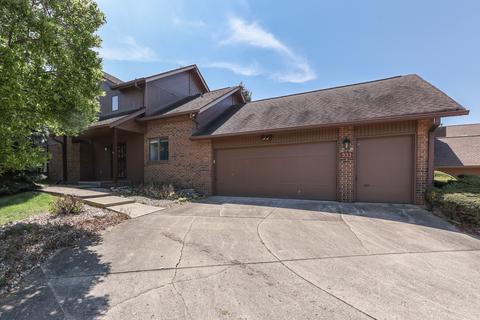 933 Norwick Cir, Greenwood, IN 46143