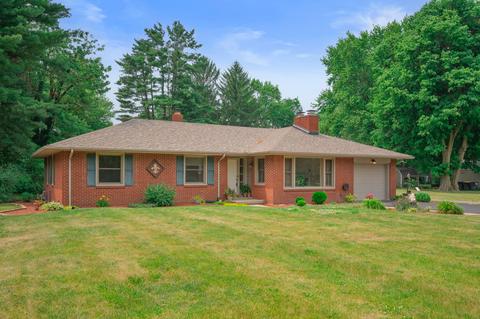 911 Dresser Dr, Anderson, IN 46011