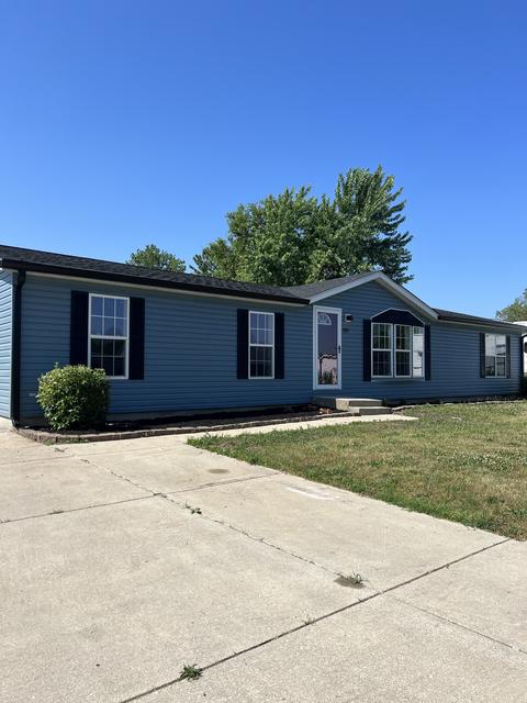 3323 Fall Valley Dr, Columbus, IN 47201