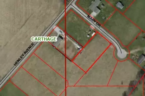 16 S Mary Dr, Carthage, IN 46115