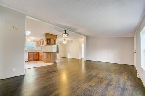 370 E Pendleton Pike, Ingalls, IN 46048 photo 8